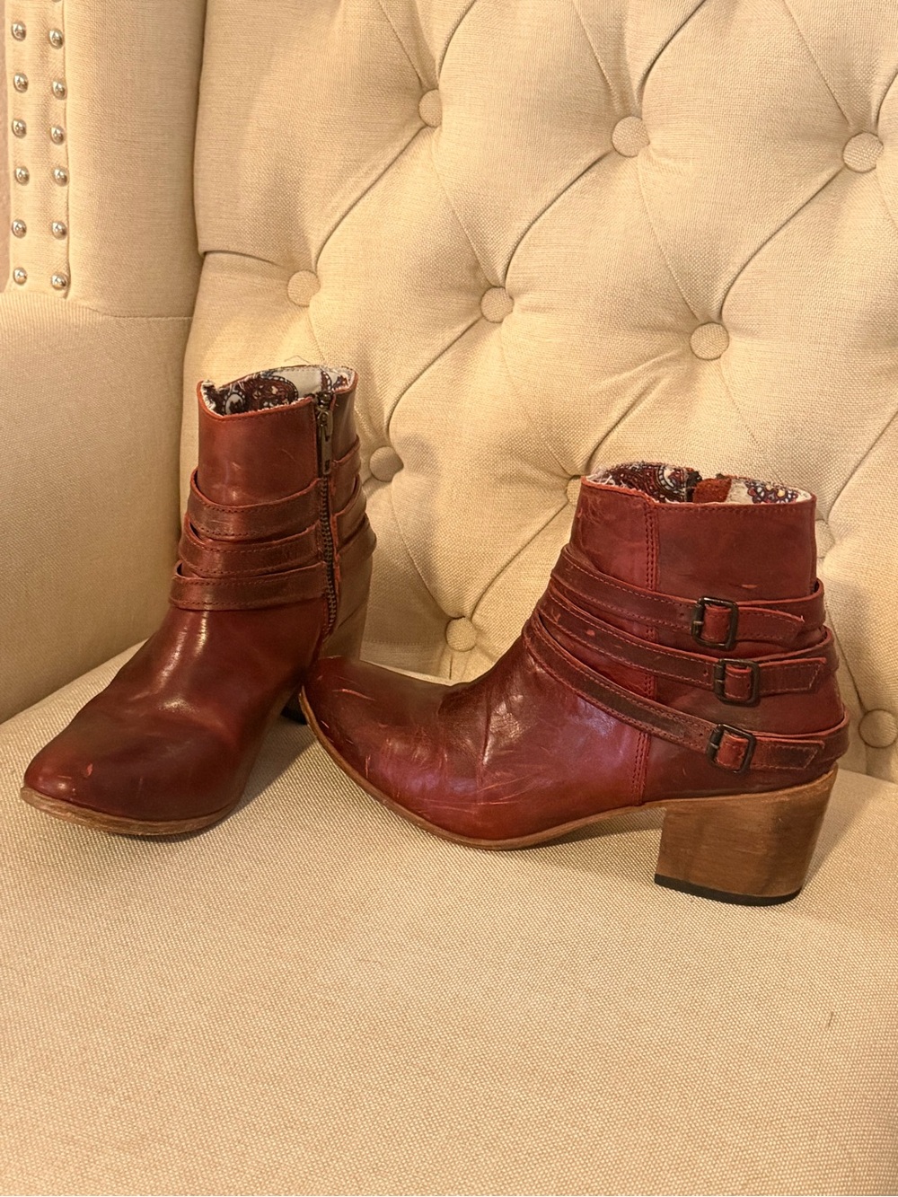 Freebird-Leather Ankle Boots with Buckle Straps - Red